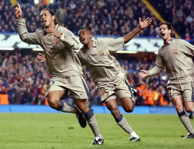 被羅傑斯拒 被羅傑斯拒