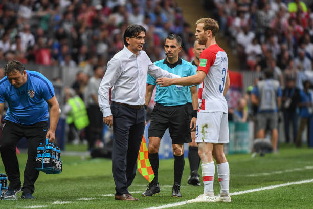 發外界對他 發外界對他