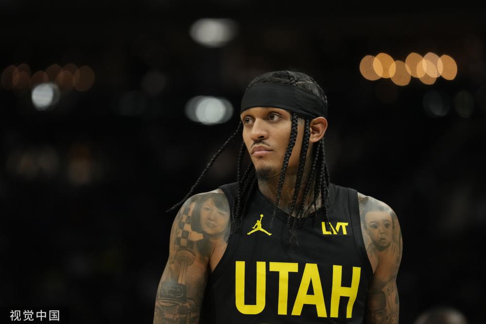 深刻地審視 深刻地審視