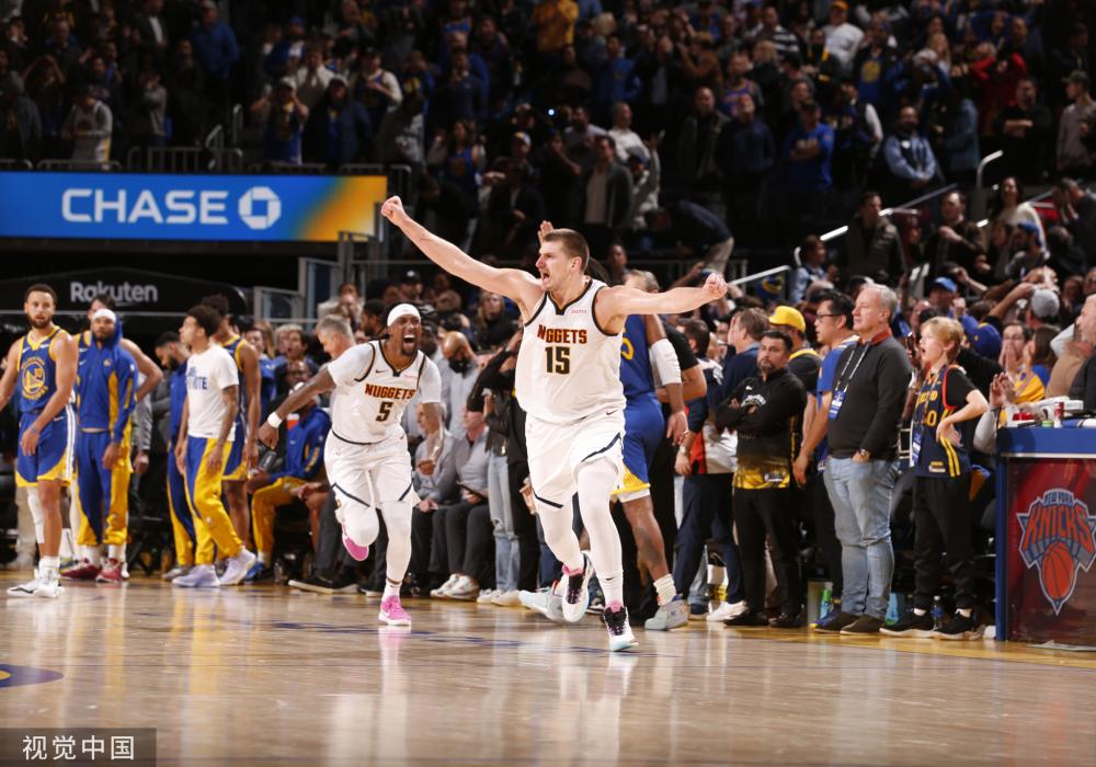 在社交媒体 在社交媒体